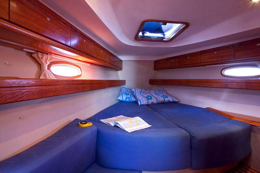 Bavaria 39 Cruiser Review 3 book2sail-1