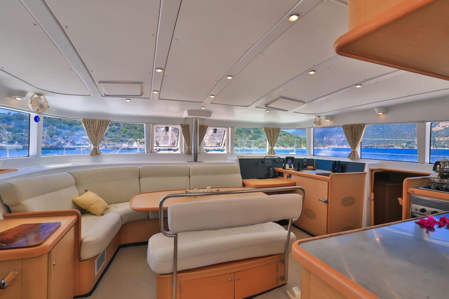 Boat of the week: Lagoon 440 Catamaran 5 book2sail-47747 285496