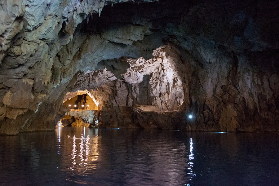 Yacht Charter Inspiration in Turkey: Antalya Caves Amazes Visitors with Its Beauty 6 book2sail-Altinbesik Magrasi 1