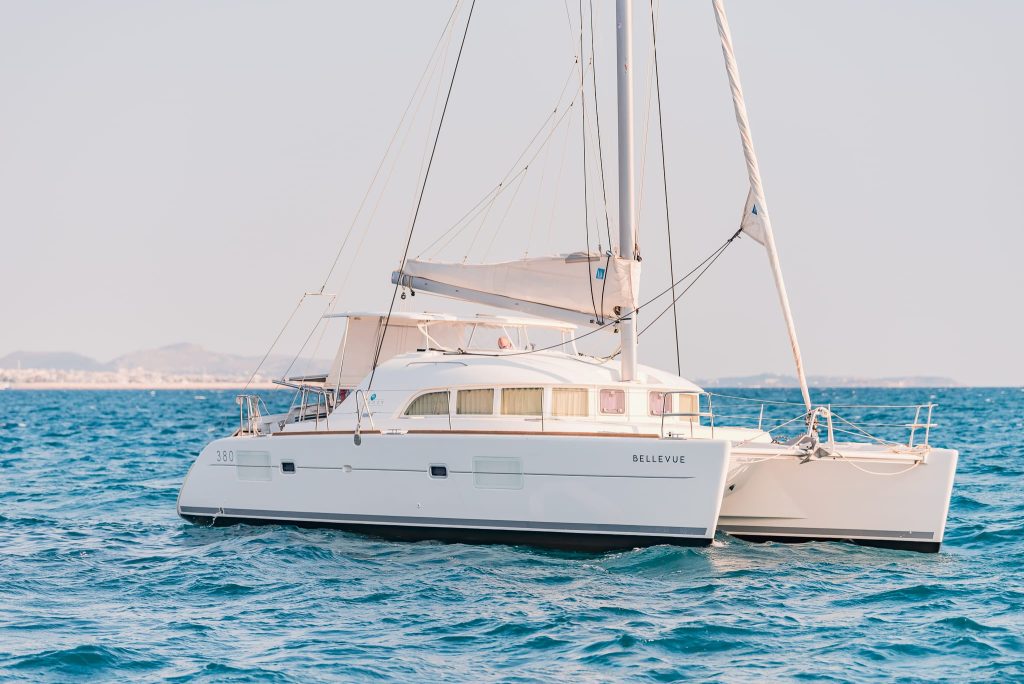 What is the Smallest Catamaran? 3 book2sail-Lagoon 380 S Carribean 7