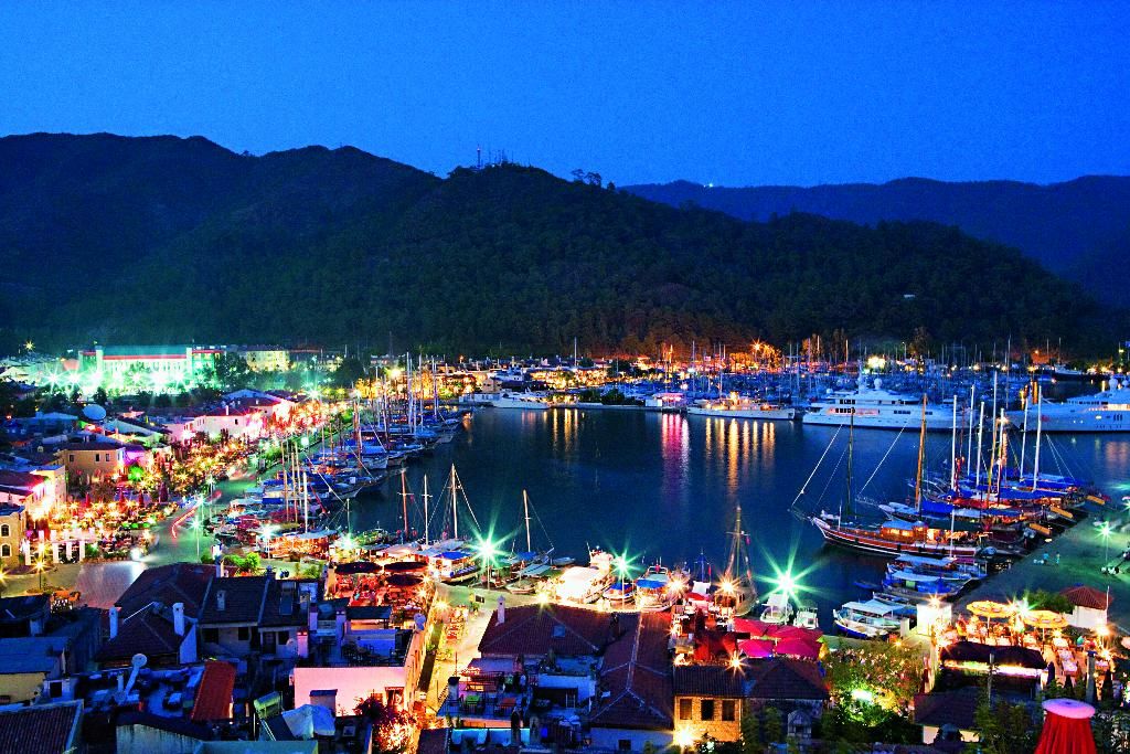 Boat & Yacht Rent in Marmaris Turkey 6 book2sail-Marmaris marina at night
