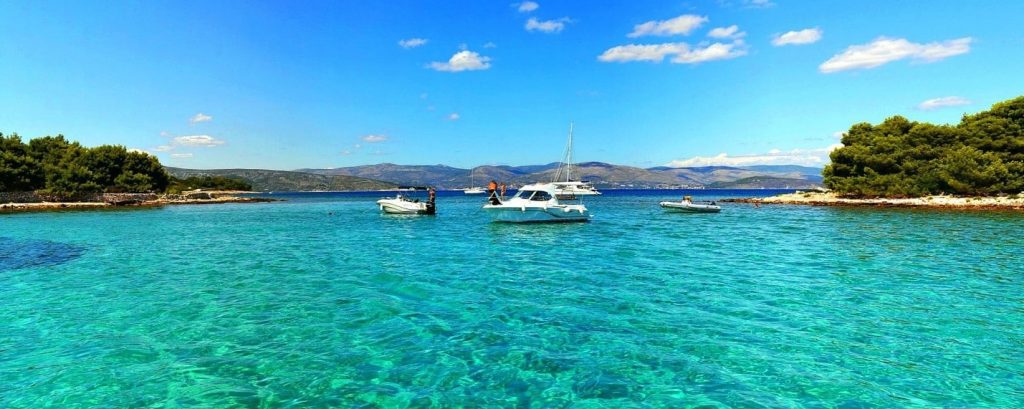 Yacht Charter on the Dalmatian Coast 10 book2sail-Maslinica to Split Croatia