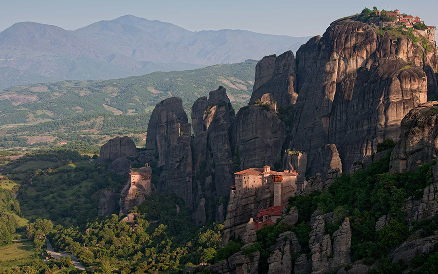 8 Must-see Points of Interest in Greece 9 book2sail-Meteora Monasteries