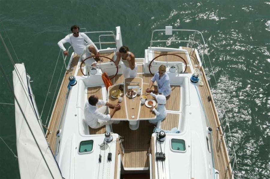Beneteau Oceanis 40 Could Offer You the Best Comfort of Your Sailing Trip 3 book2sail-Oceanis 40 1