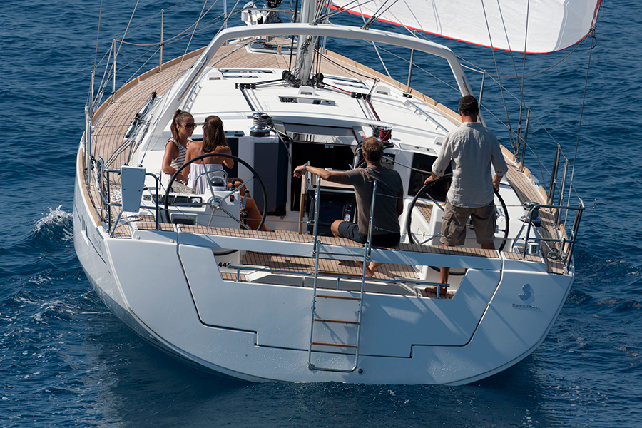 Boat Holidays in Greece: Choosing the right yacht for your sailing trip? 10 book2sail-Oceanis 45