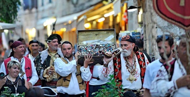 History of Croatian waters: The Omis Pirates 5 book2sail-Omis
