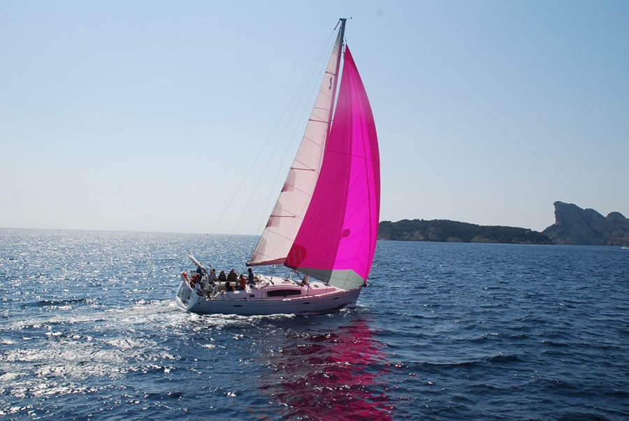 Beneteau Oceanis 40 Could Offer You the Best Comfort of Your Sailing Trip 7 book2sail-Sailing In Turkey with Beneteau Oceanis 40