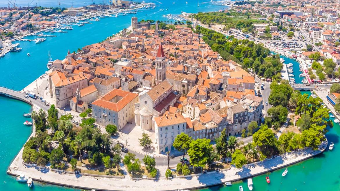How to Sail in Trogir Dalmatia 1 book2sail-Torgir city on Island Croatia 1170x659 2