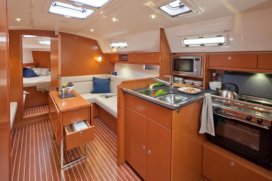 Bavaria 36: The Most Comfortable and Cost-effective Yacht in Turkey 4 book2sail-bavaria 36 interior