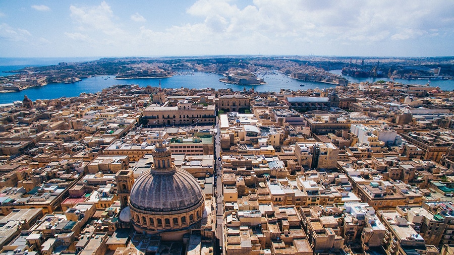 book2sail-charter a yacht to Valletta Malta