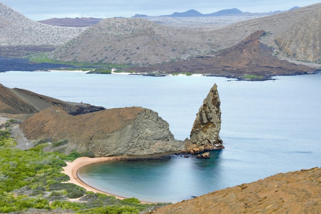 10 of the World’s Best Tropical Destinations for Sailing Adventures 8 book2sail-galapagos islands 2419239 1280