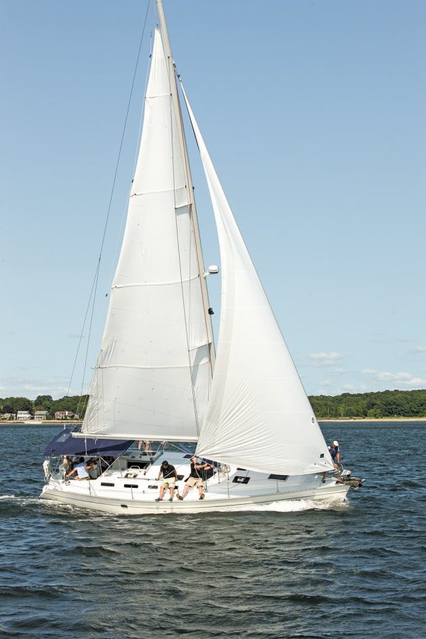 The Hunter 43 Legend Review 2020 1 book2sail-imageshunter 43 legend used boat 1.3188