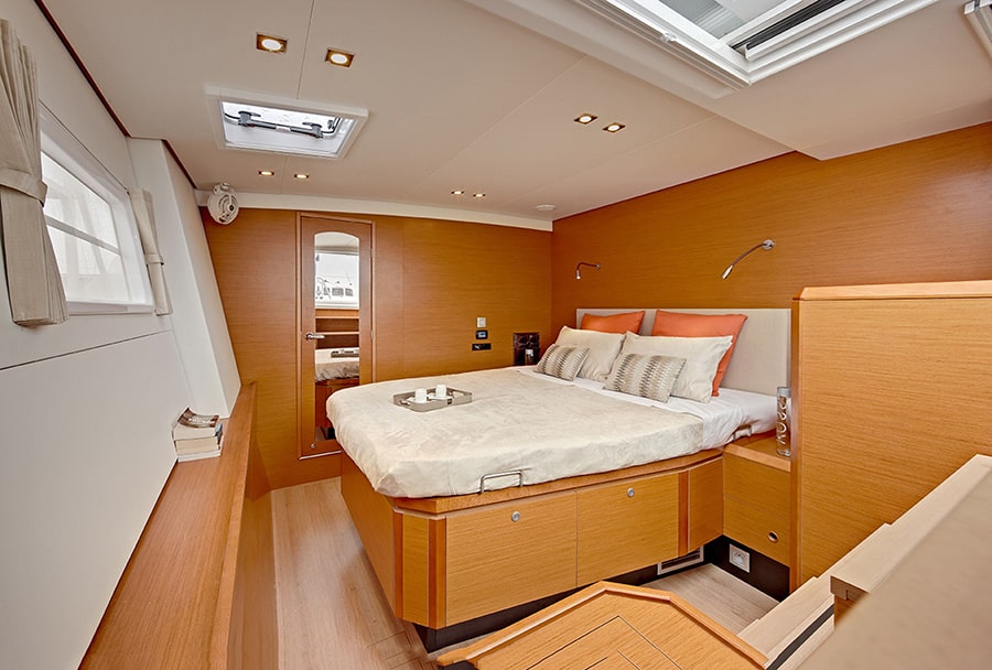 Lagoon 620: Catamaran Skippered Charter in Croatia 9 book2sail-lagoon 620 cabins 2