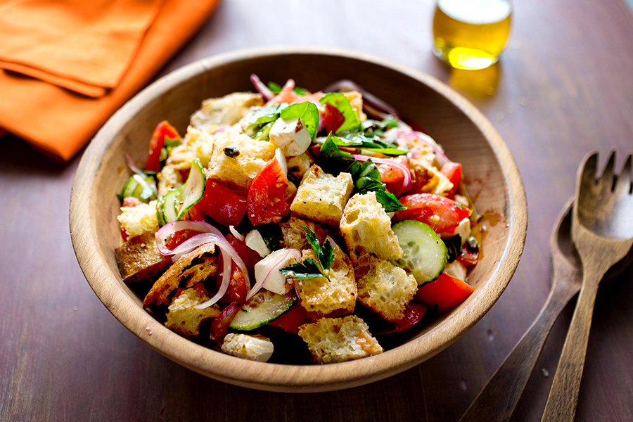 4 Delicious Things to Eat on Your Boat That (Hardly) Require Any Cooking 3 book2sail-panzanella